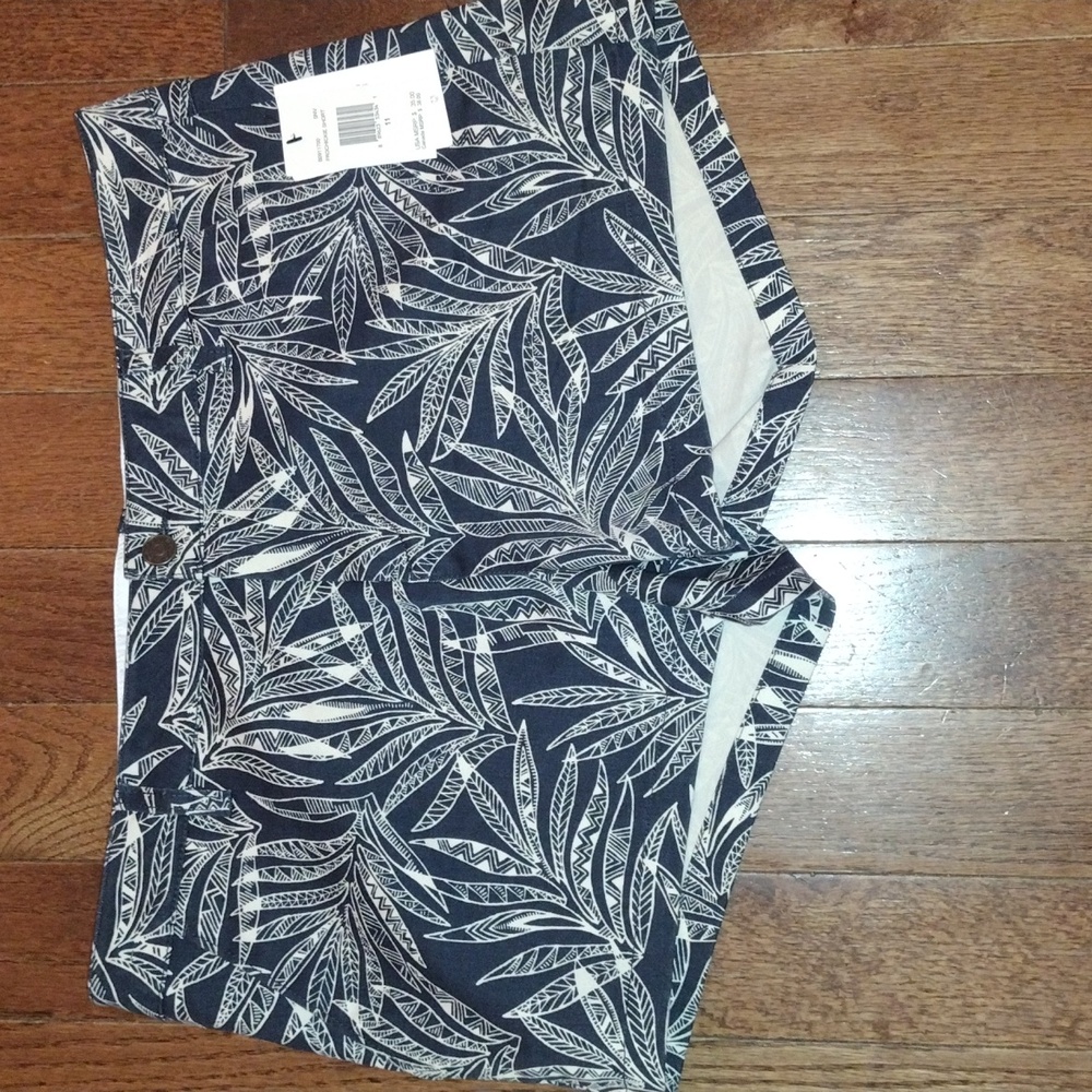NWT Volcom shorts Size 11
